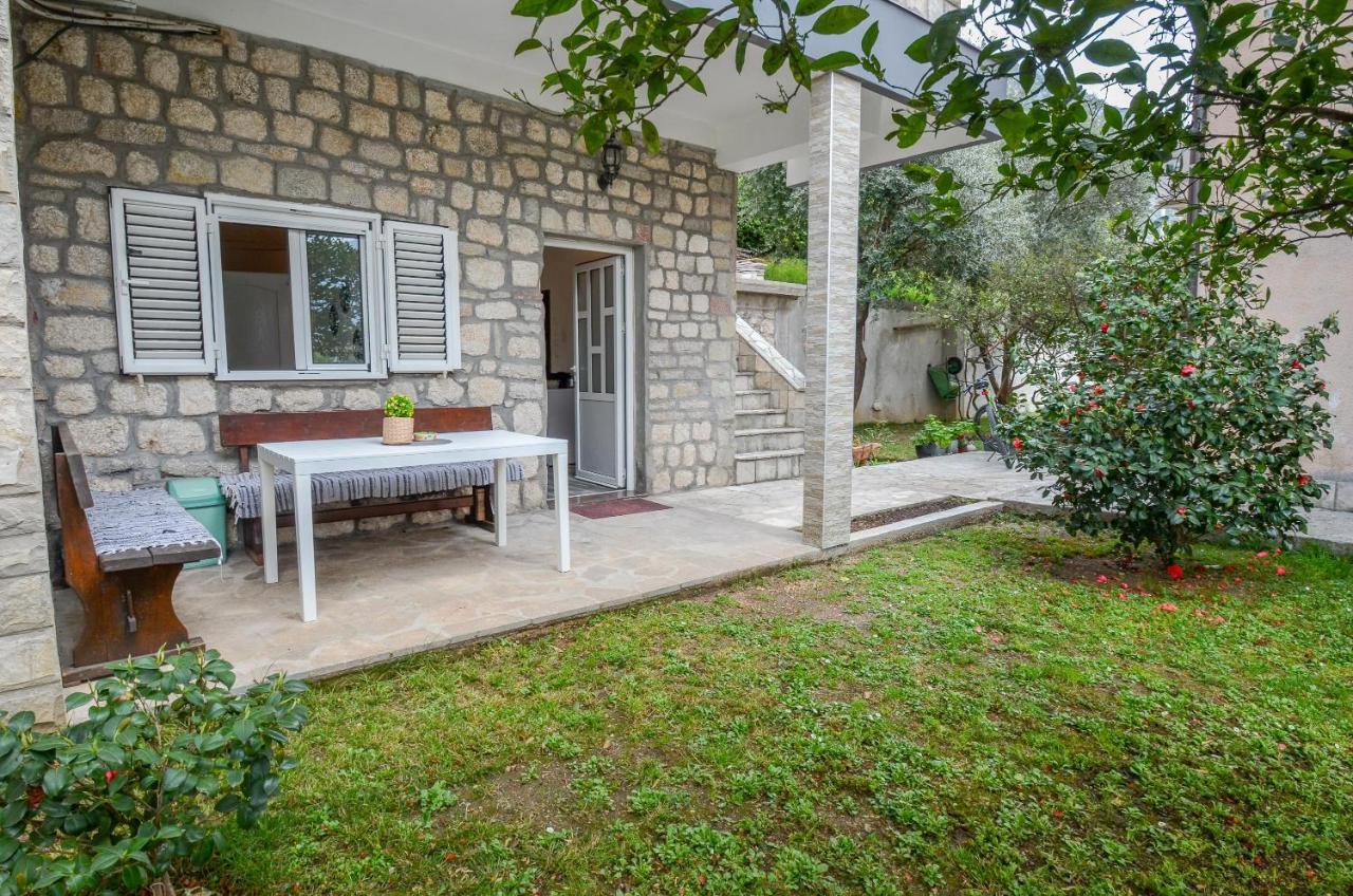 Modern Seaside Escape - Stunning Sea View - Private & Stylish Apartment Kotor Ngoại thất bức ảnh