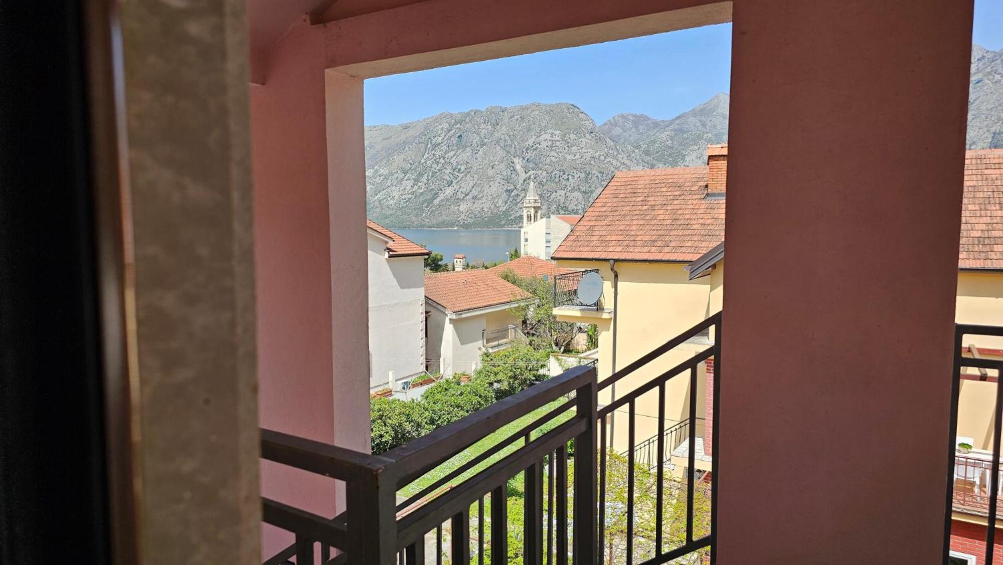 Modern Seaside Escape - Stunning Sea View - Private & Stylish Apartment Kotor Ngoại thất bức ảnh