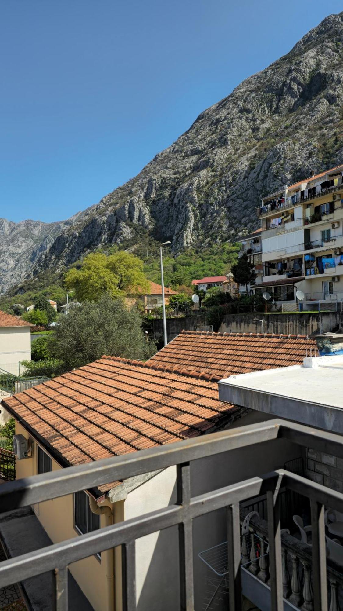 Modern Seaside Escape - Stunning Sea View - Private & Stylish Apartment Kotor Ngoại thất bức ảnh