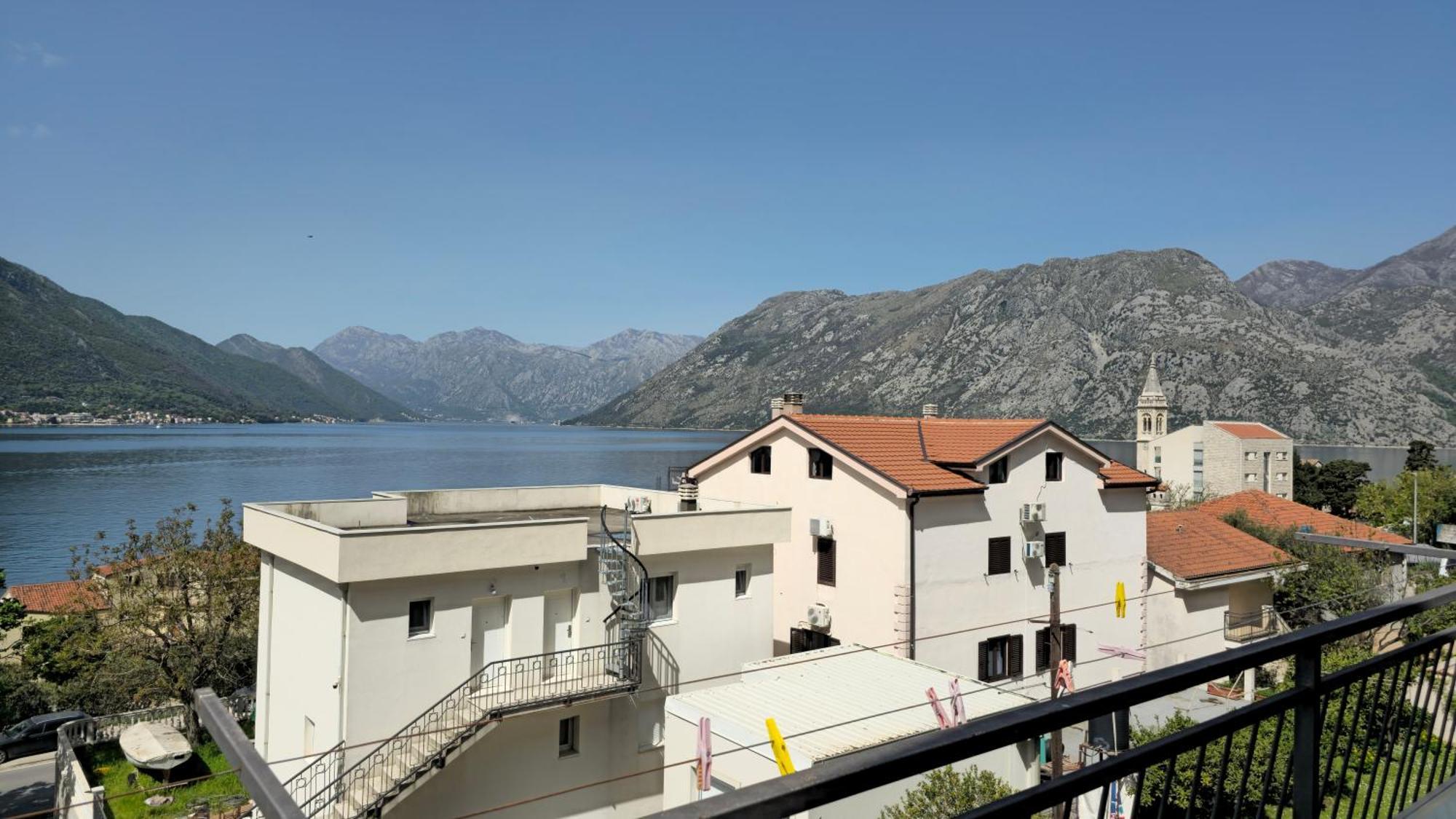 Modern Seaside Escape - Stunning Sea View - Private & Stylish Apartment Kotor Ngoại thất bức ảnh