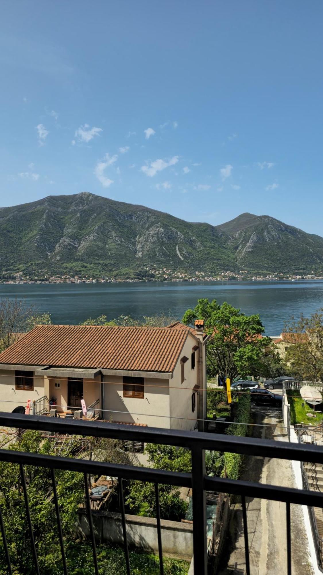Modern Seaside Escape - Stunning Sea View - Private & Stylish Apartment Kotor Ngoại thất bức ảnh