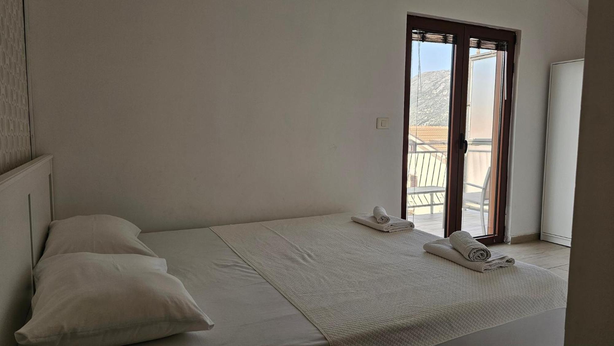Modern Seaside Escape - Stunning Sea View - Private & Stylish Apartment Kotor Ngoại thất bức ảnh