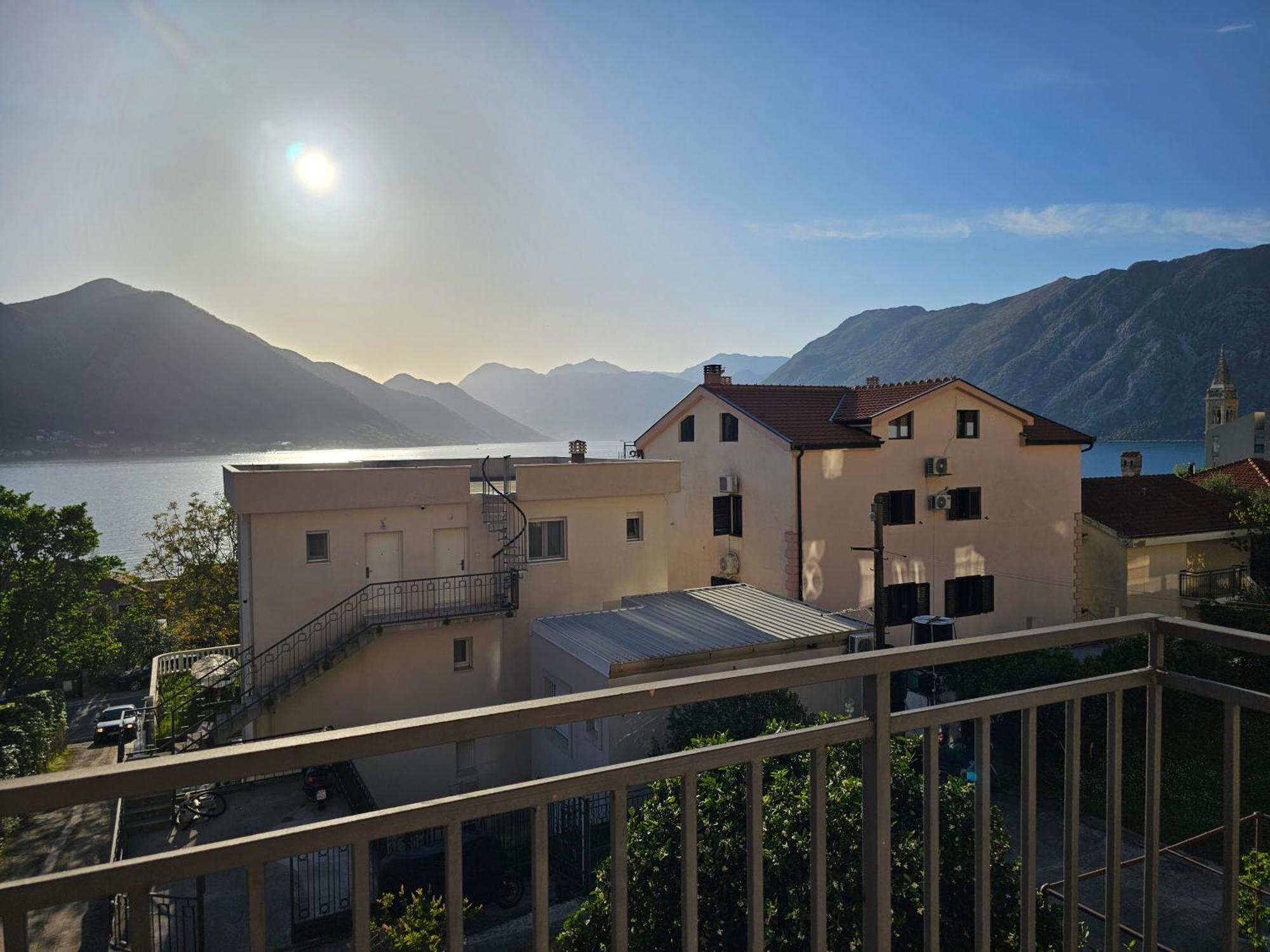Modern Seaside Escape - Stunning Sea View - Private & Stylish Apartment Kotor Ngoại thất bức ảnh