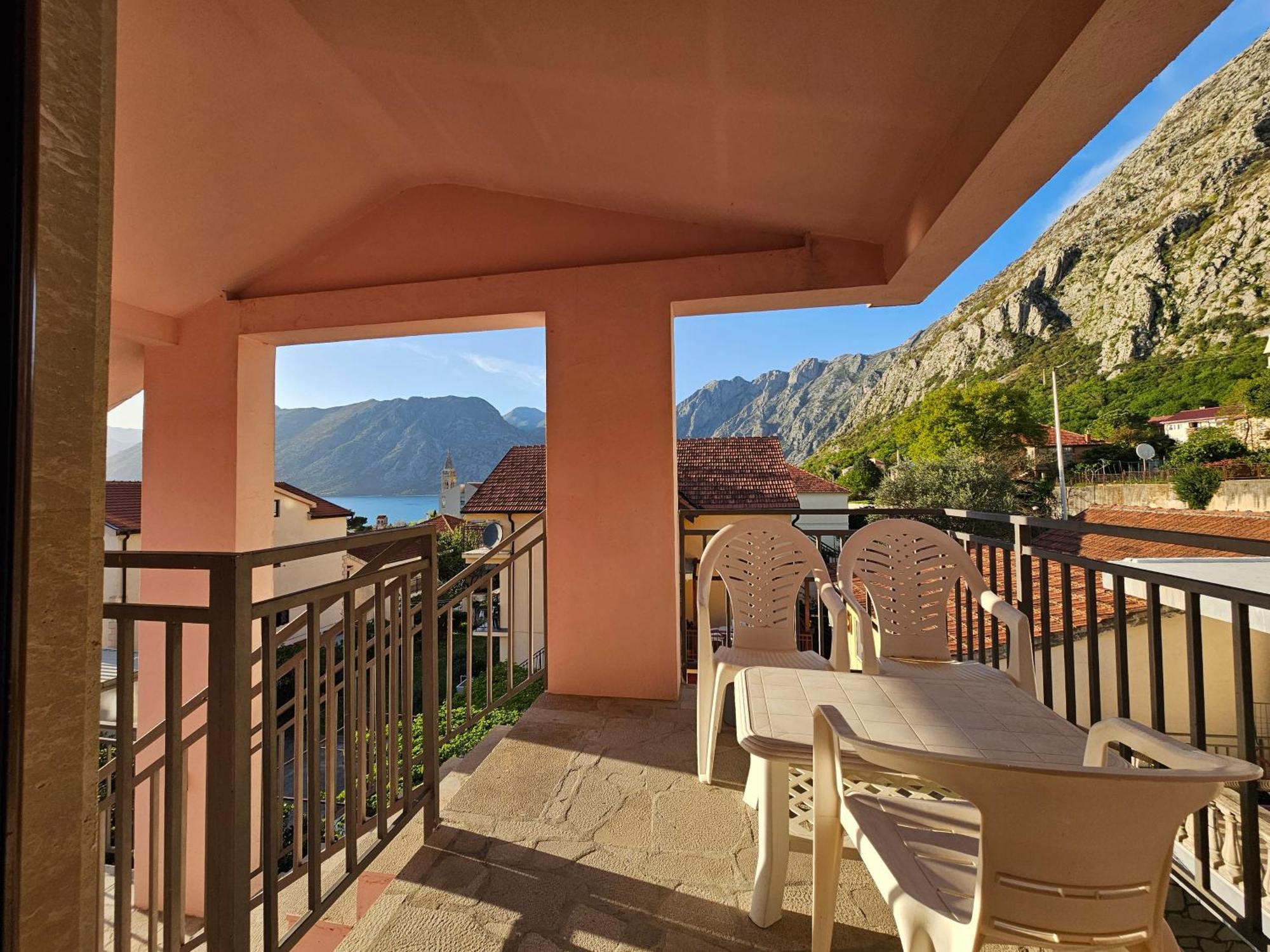 Modern Seaside Escape - Stunning Sea View - Private & Stylish Apartment Kotor Ngoại thất bức ảnh