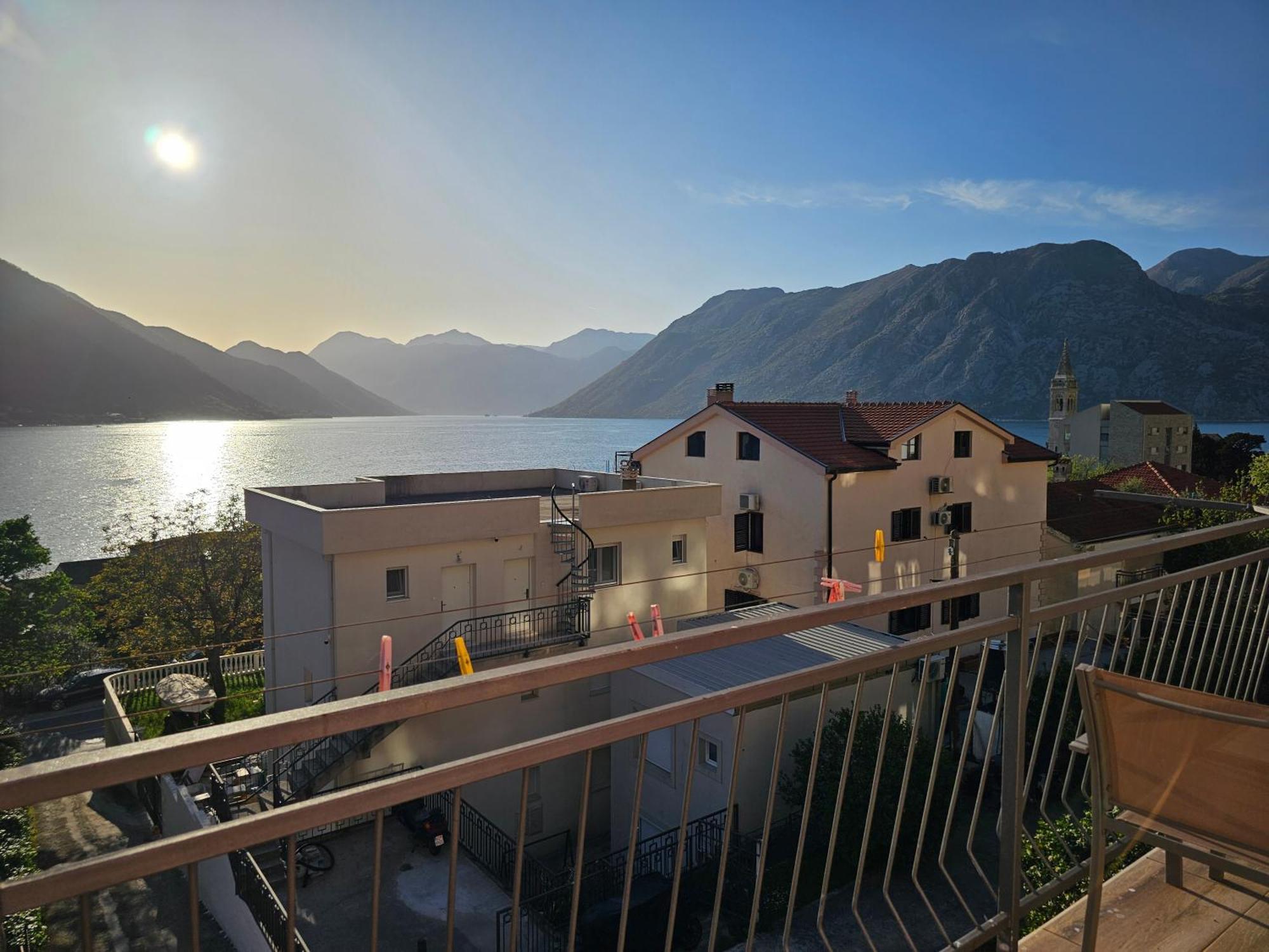 Modern Seaside Escape - Stunning Sea View - Private & Stylish Apartment Kotor Ngoại thất bức ảnh