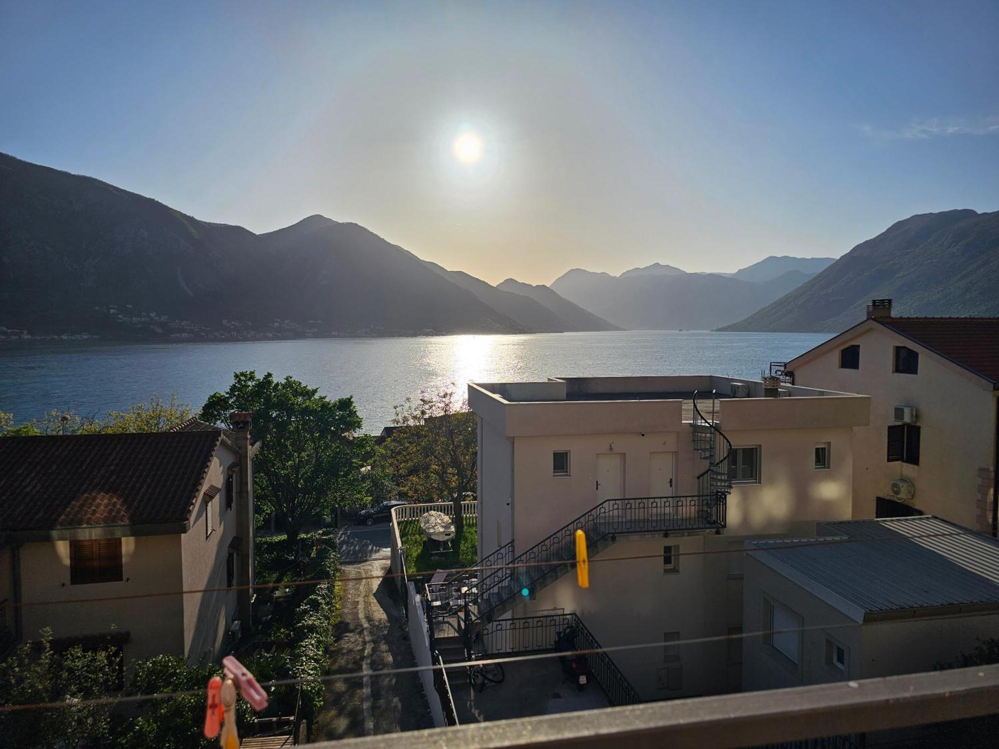 Modern Seaside Escape - Stunning Sea View - Private & Stylish Apartment Kotor Ngoại thất bức ảnh