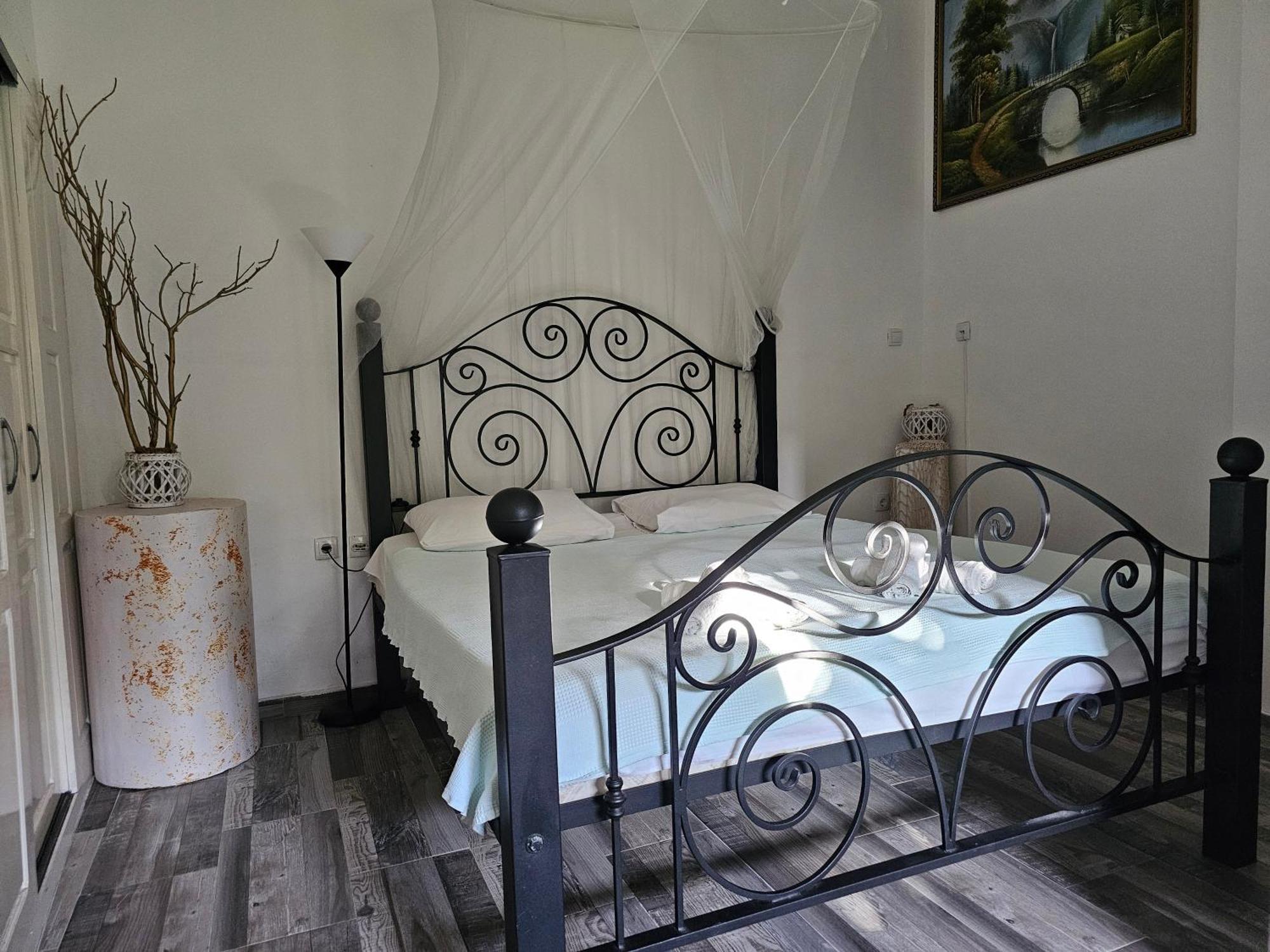 Modern Seaside Escape - Stunning Sea View - Private & Stylish Apartment Kotor Ngoại thất bức ảnh